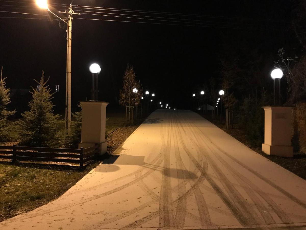 Готель Gosciniec Krepa Lipsko Екстер'єр фото
